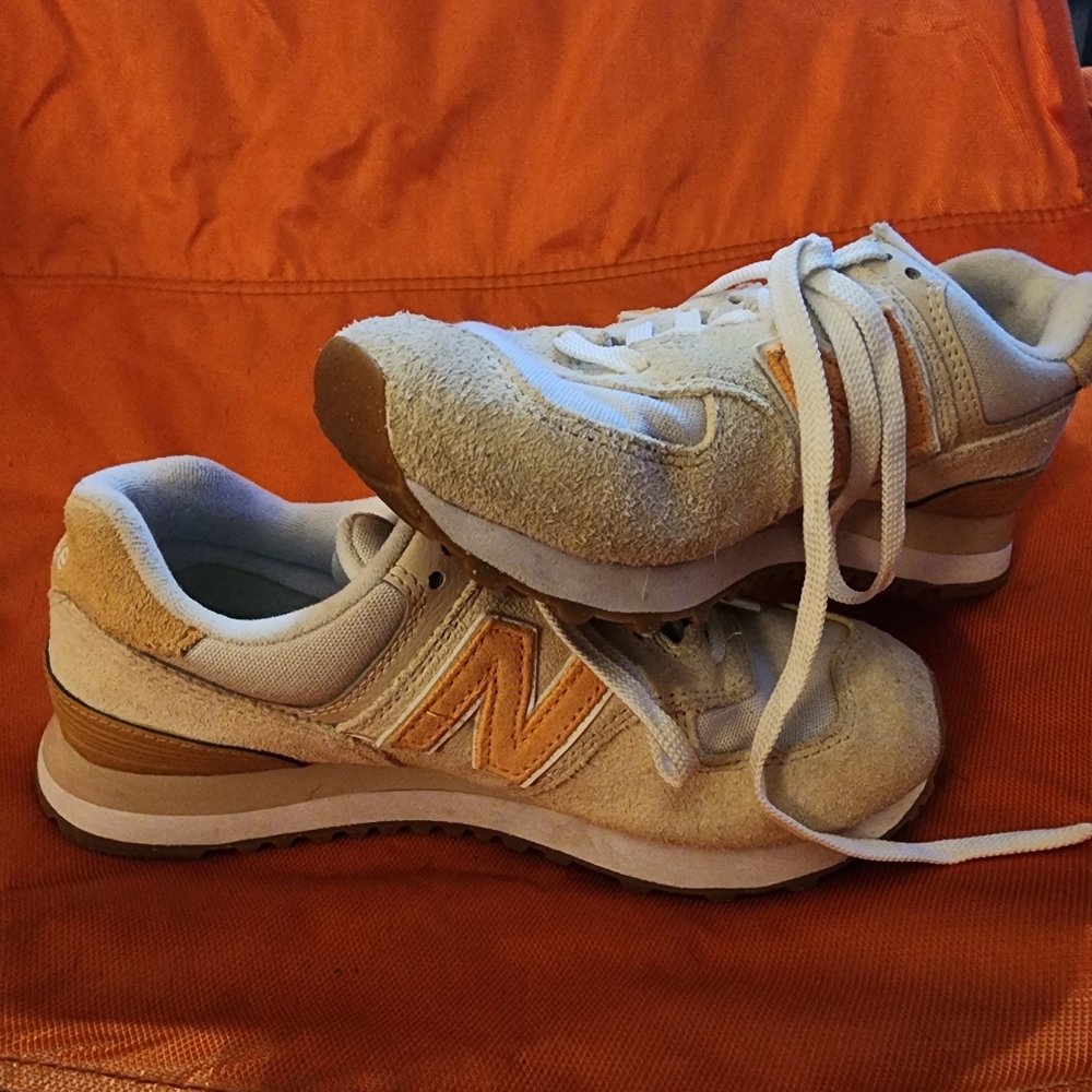 New balance 574 womens size 6.5 in really nice condition